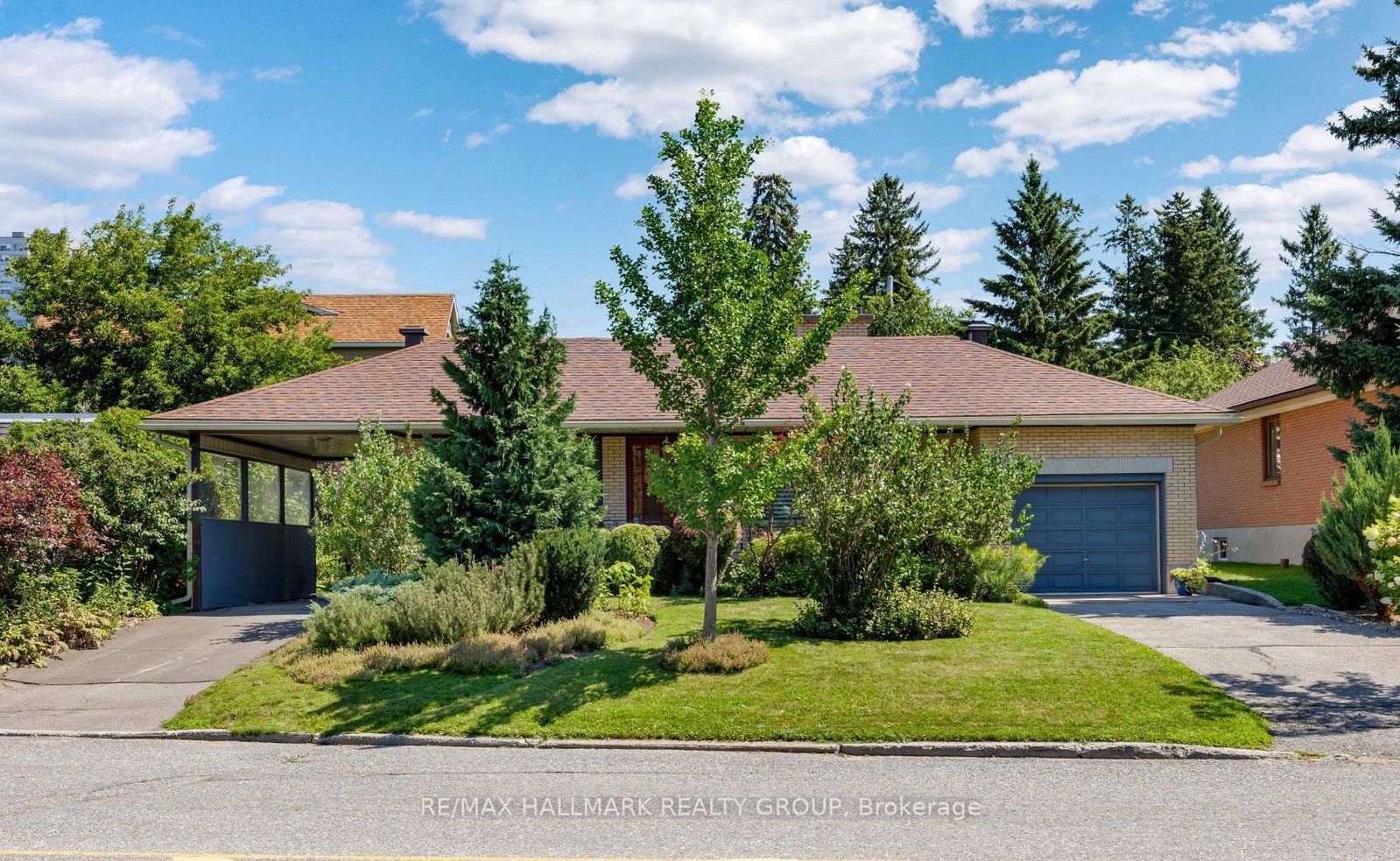811 Iroquois Road • Ottawa, ON photo 1