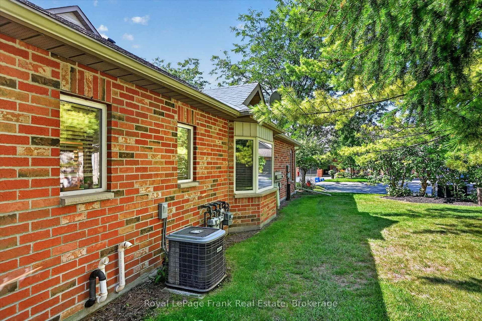 22 Charles Court • #21 • Selwyn, ON photo 32