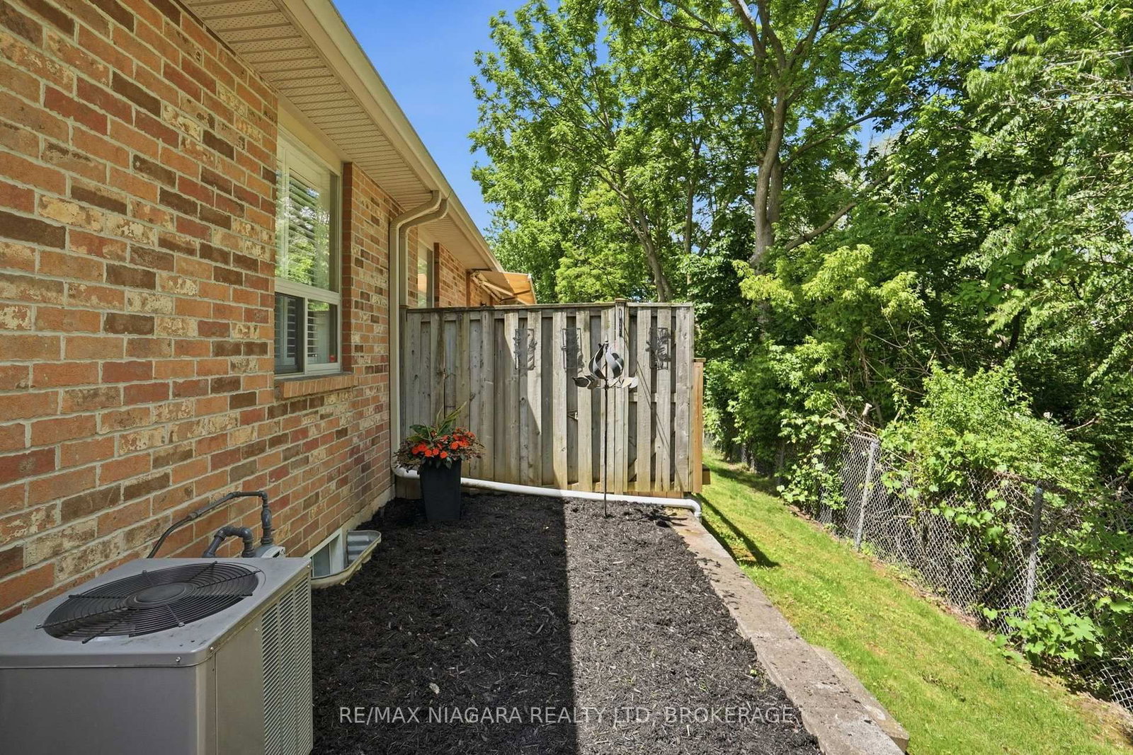 99 Linwell Road • #10 • St. Catharines, ON photo 40