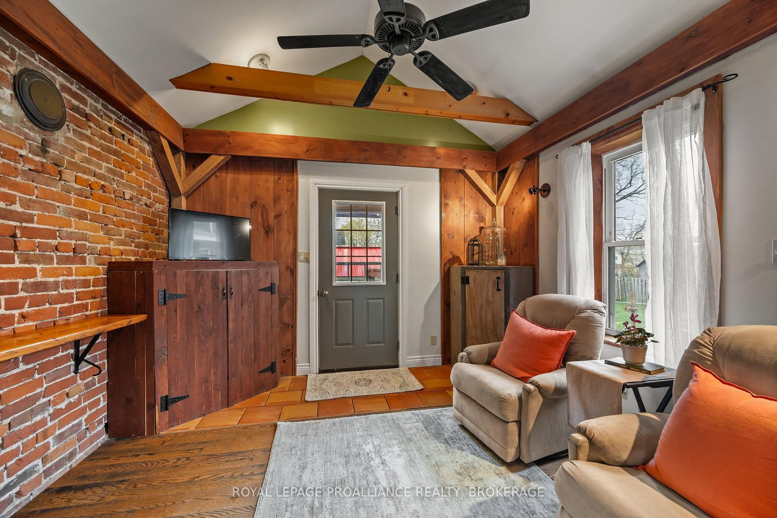277 Brock Street • Gananoque, ON photo 10