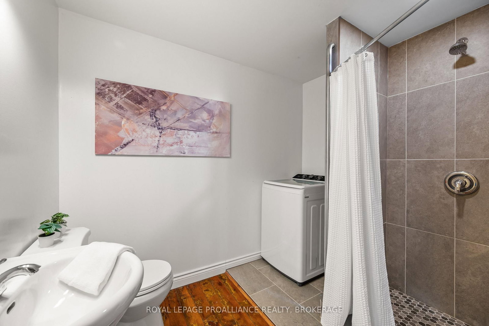 277 Brock Street • Gananoque, ON photo 27