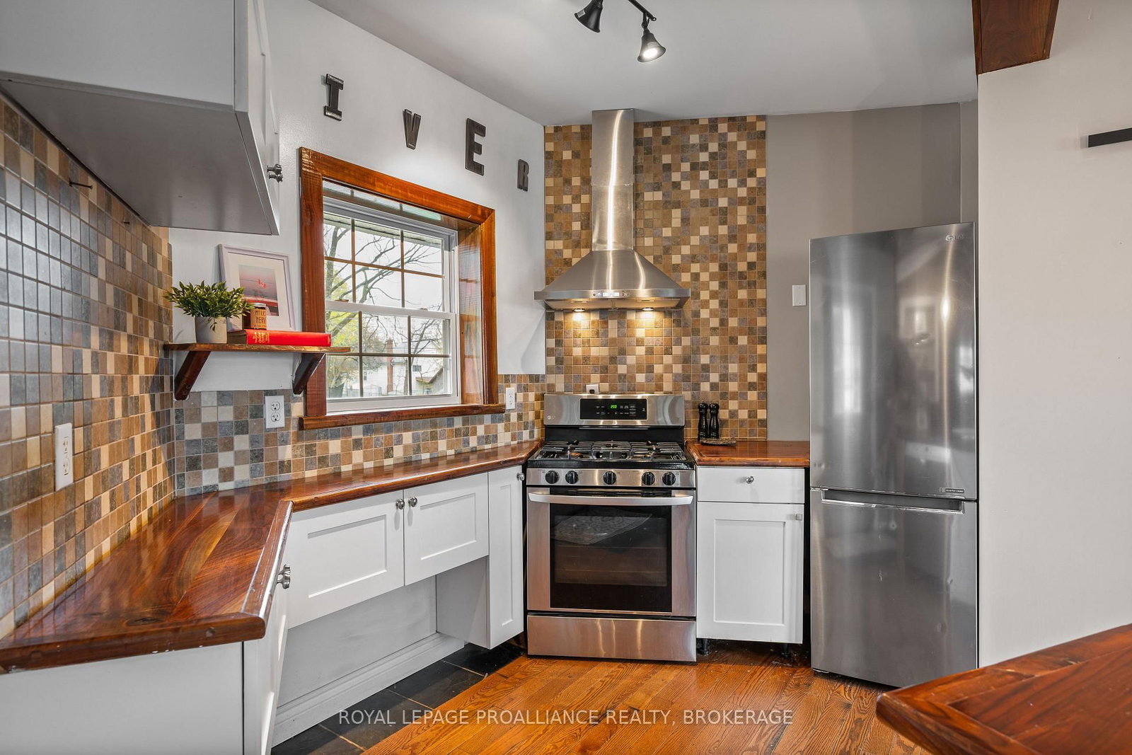 277 Brock Street • Gananoque, ON photo 31