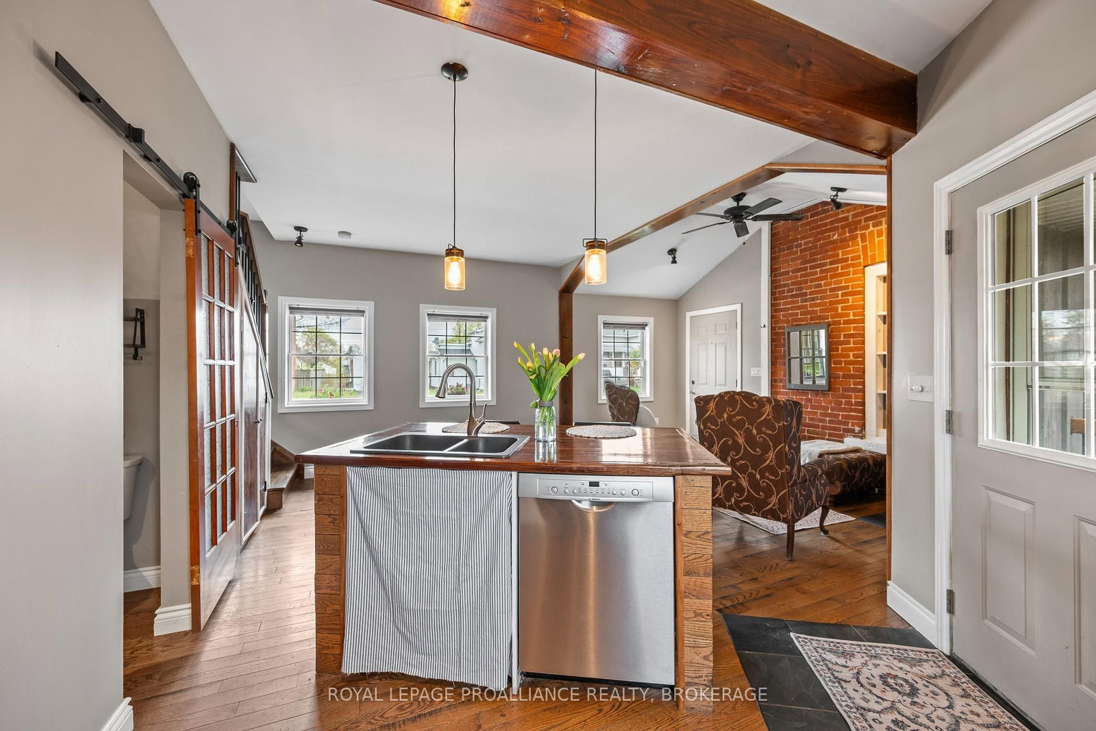 277 Brock Street • Gananoque, ON photo 32
