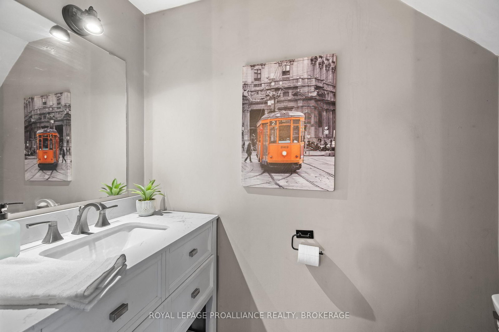 277 Brock Street • Gananoque, ON photo 33