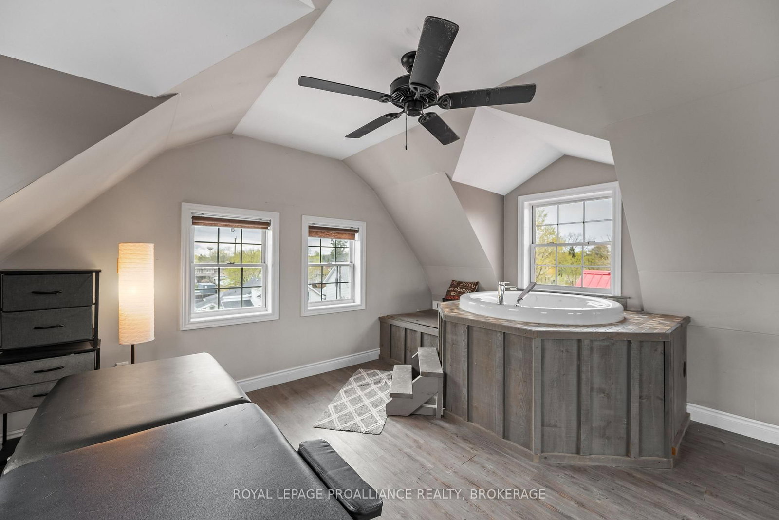 277 Brock Street • Gananoque, ON photo 40