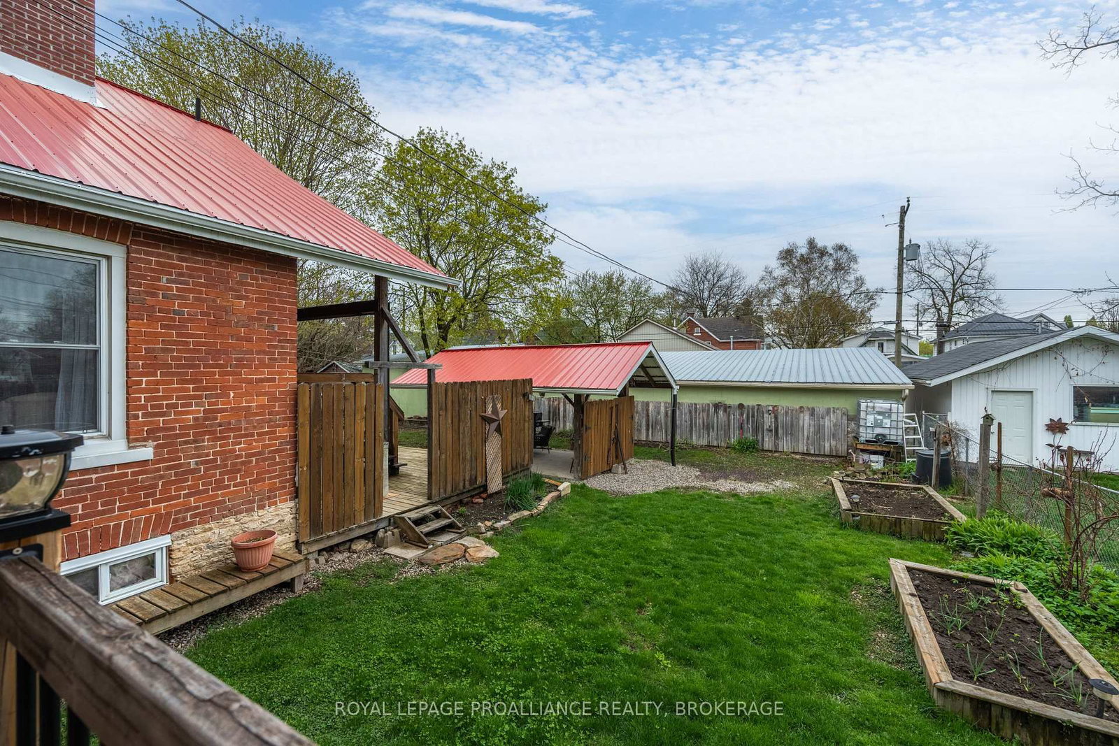 277 Brock Street • Gananoque, ON photo 44