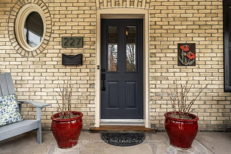 227 William St photo 5