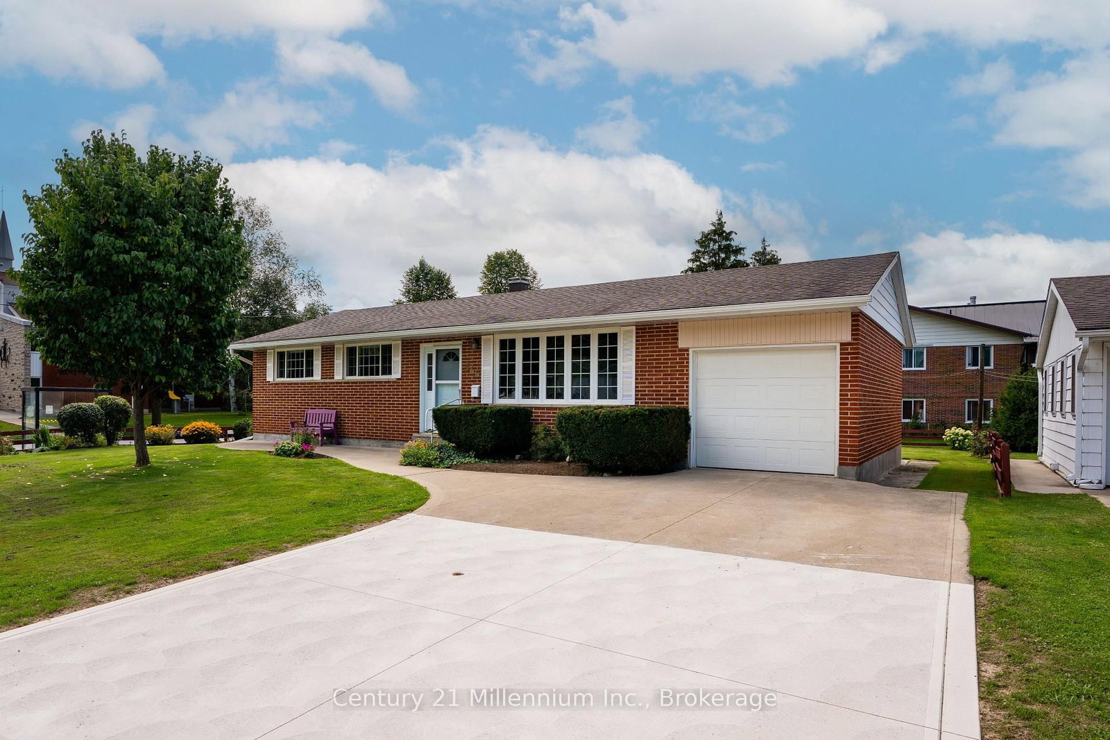 466 7th Avenue E • Owen Sound, ON photo 1