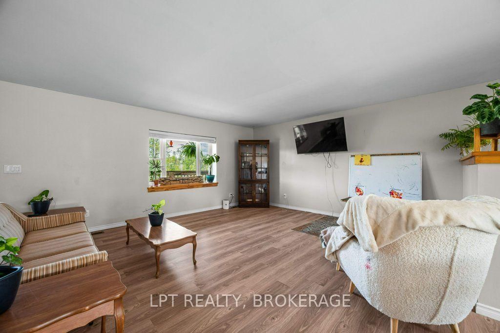 3284 County Road 14 Road • Kaladar, ON photo 11