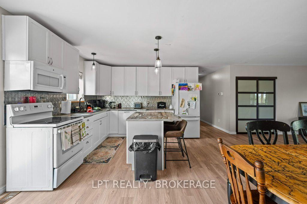 3284 County Road 14 Road • Kaladar, ON photo 14