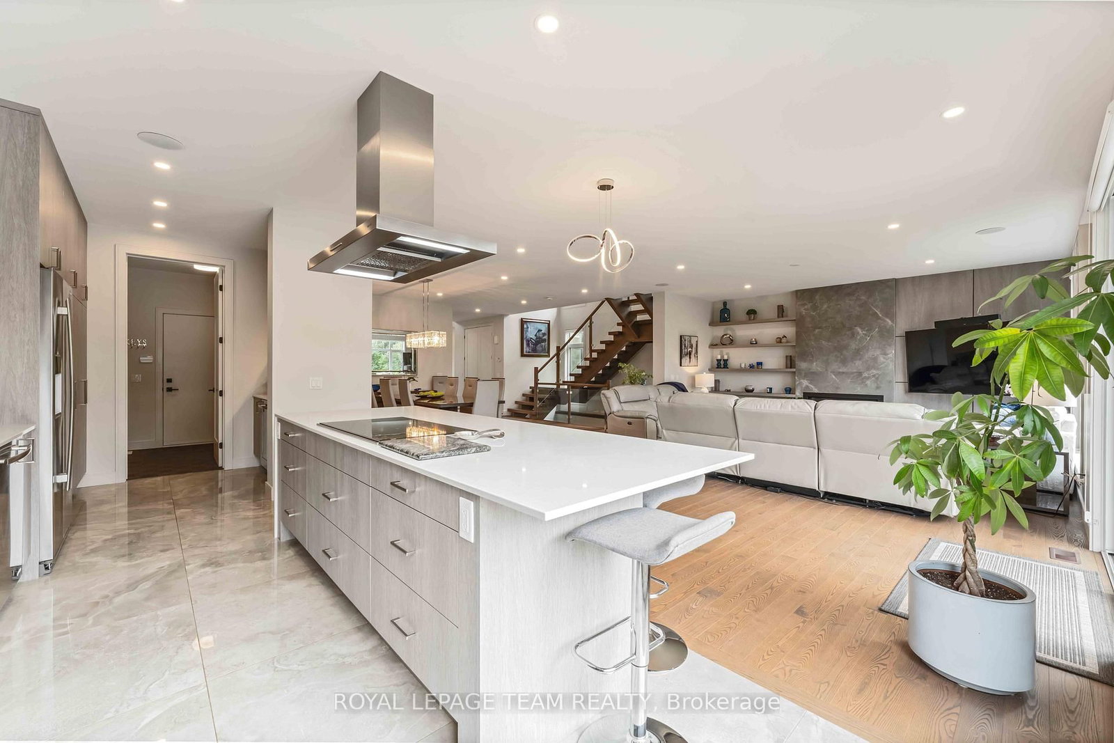 1546 Claymor Avenue • Ottawa, ON photo 12