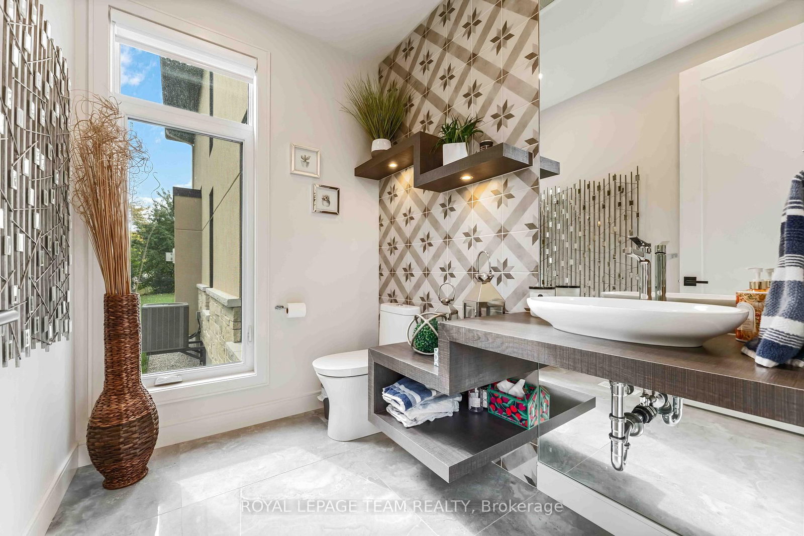 1546 Claymor Avenue • Ottawa, ON photo 15