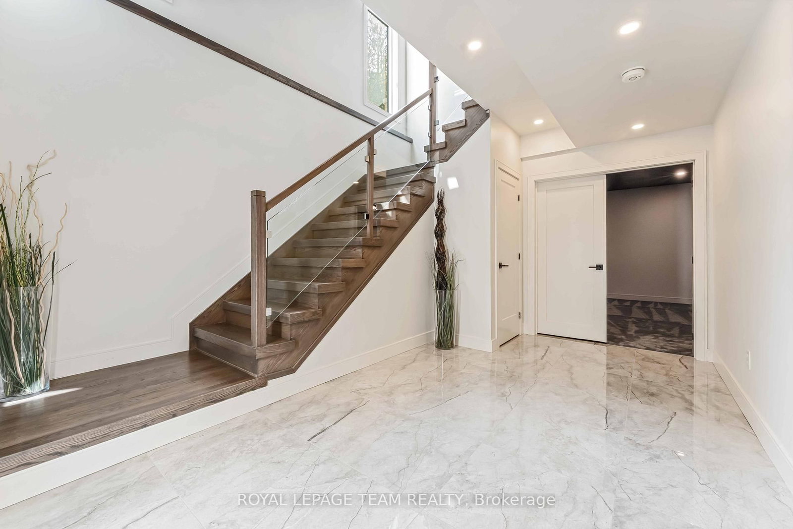 1546 Claymor Avenue • Ottawa, ON photo 32