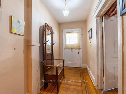35 Sherman Avenue N • Hamilton, ON photo 10