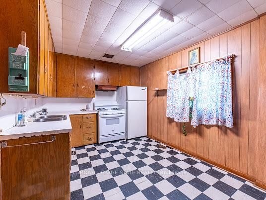 35 Sherman Avenue N • Hamilton, ON photo 15