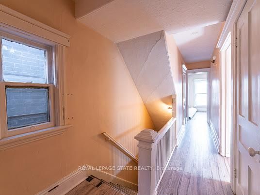 35 Sherman Avenue N • Hamilton, ON photo 19