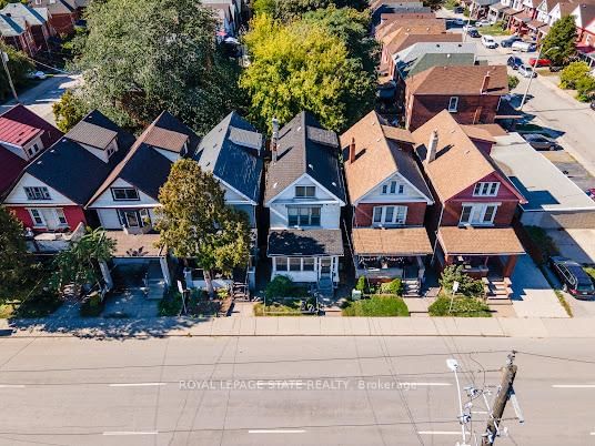 35 Sherman Avenue N