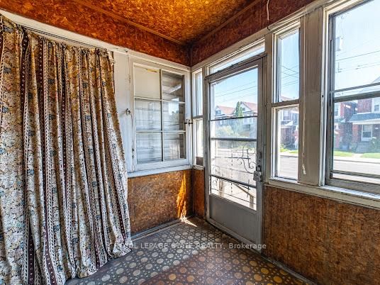 35 Sherman Avenue N • Hamilton, ON photo 9