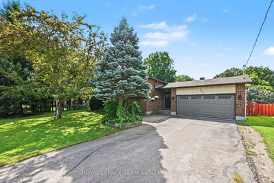 Detached House for sale at 204 Grace Avenue, Russell, Ontario, K4R 1B4 - Village of Russell - MLS: X13760230