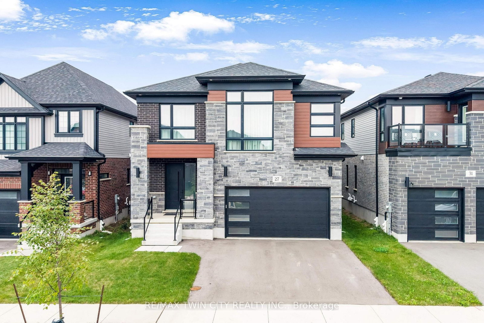 27 Jacob Detweiller Drive • Kitchener, ON photo 1