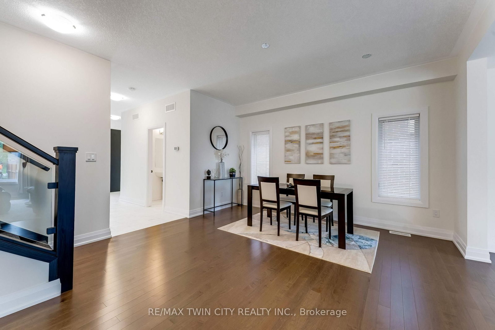 27 Jacob Detweiller Drive • Kitchener, ON photo 10