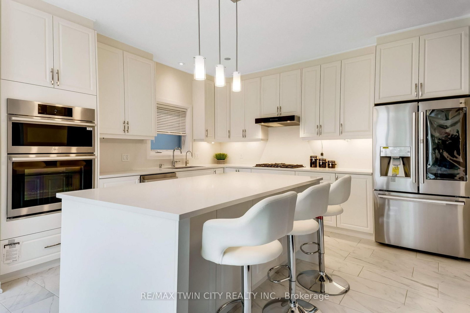 27 Jacob Detweiller Drive • Kitchener, ON photo 14