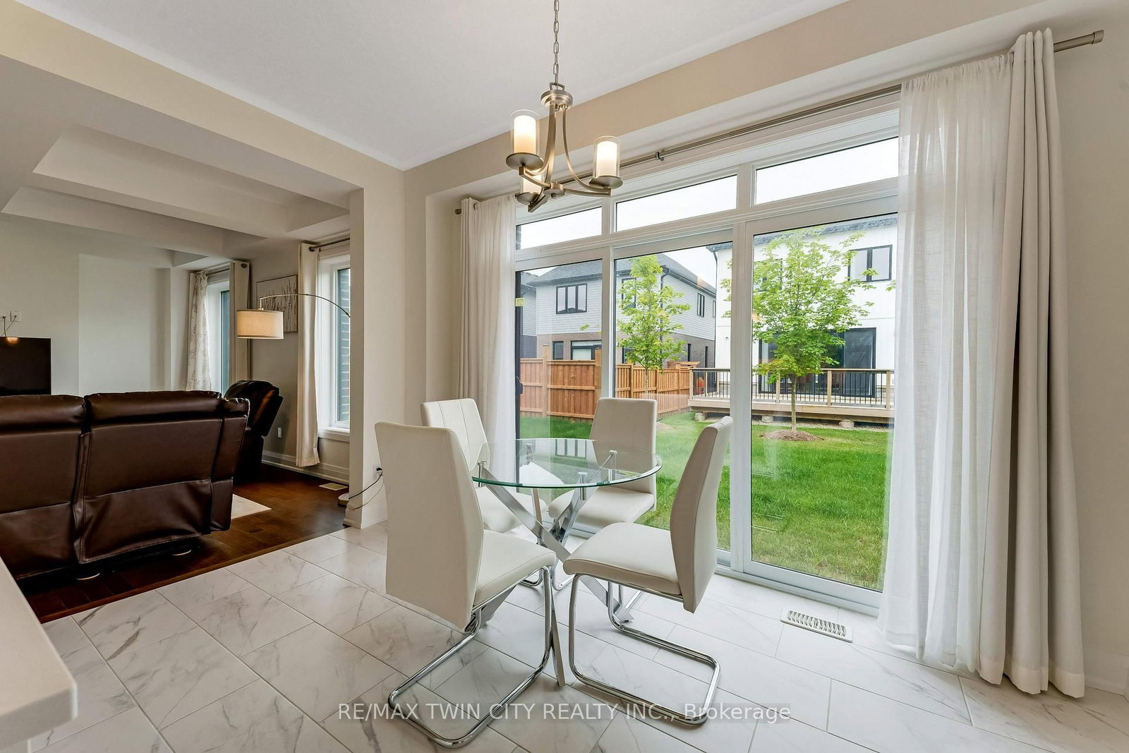 27 Jacob Detweiller Drive • Kitchener, ON photo 16
