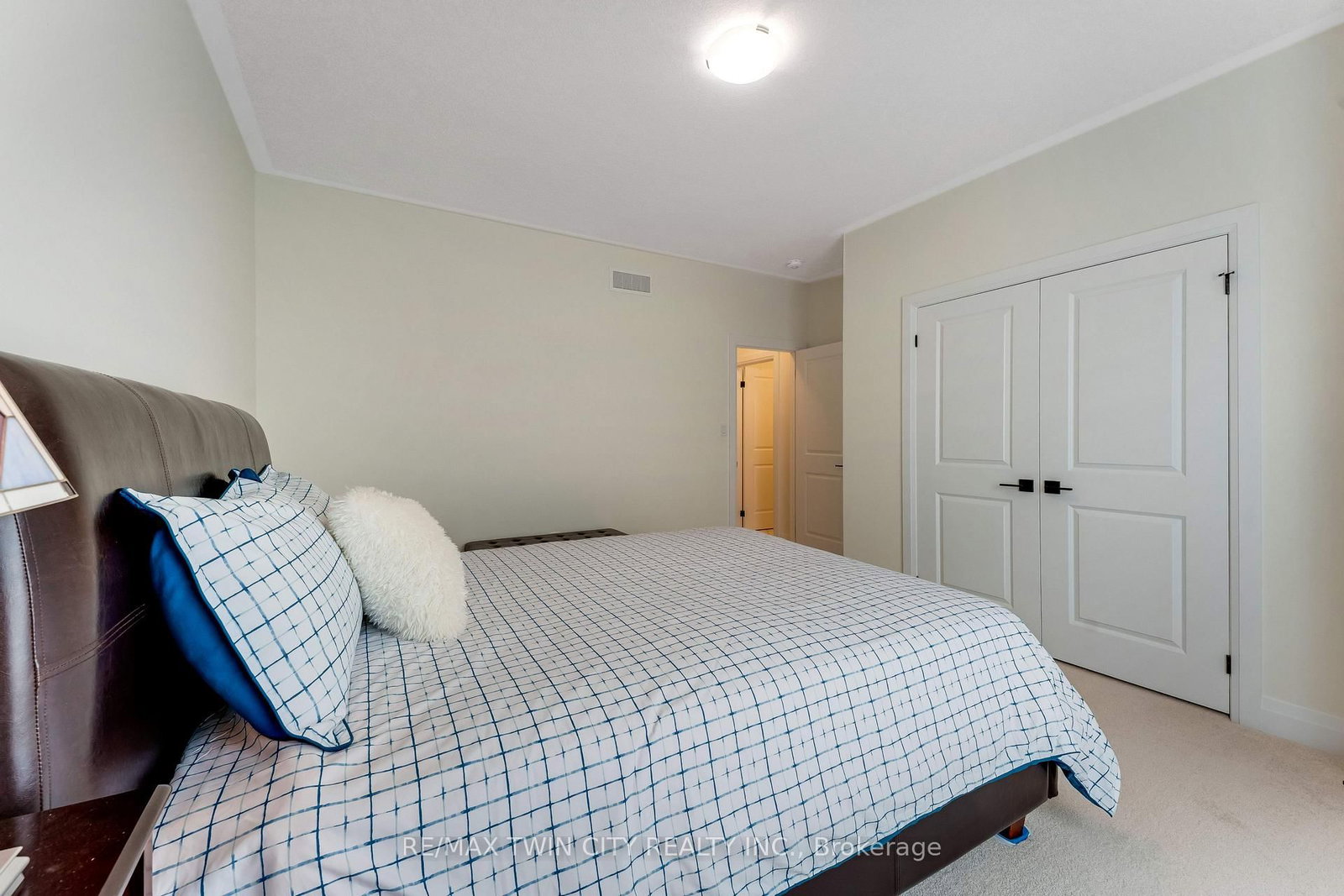 27 Jacob Detweiller Drive • Kitchener, ON photo 30