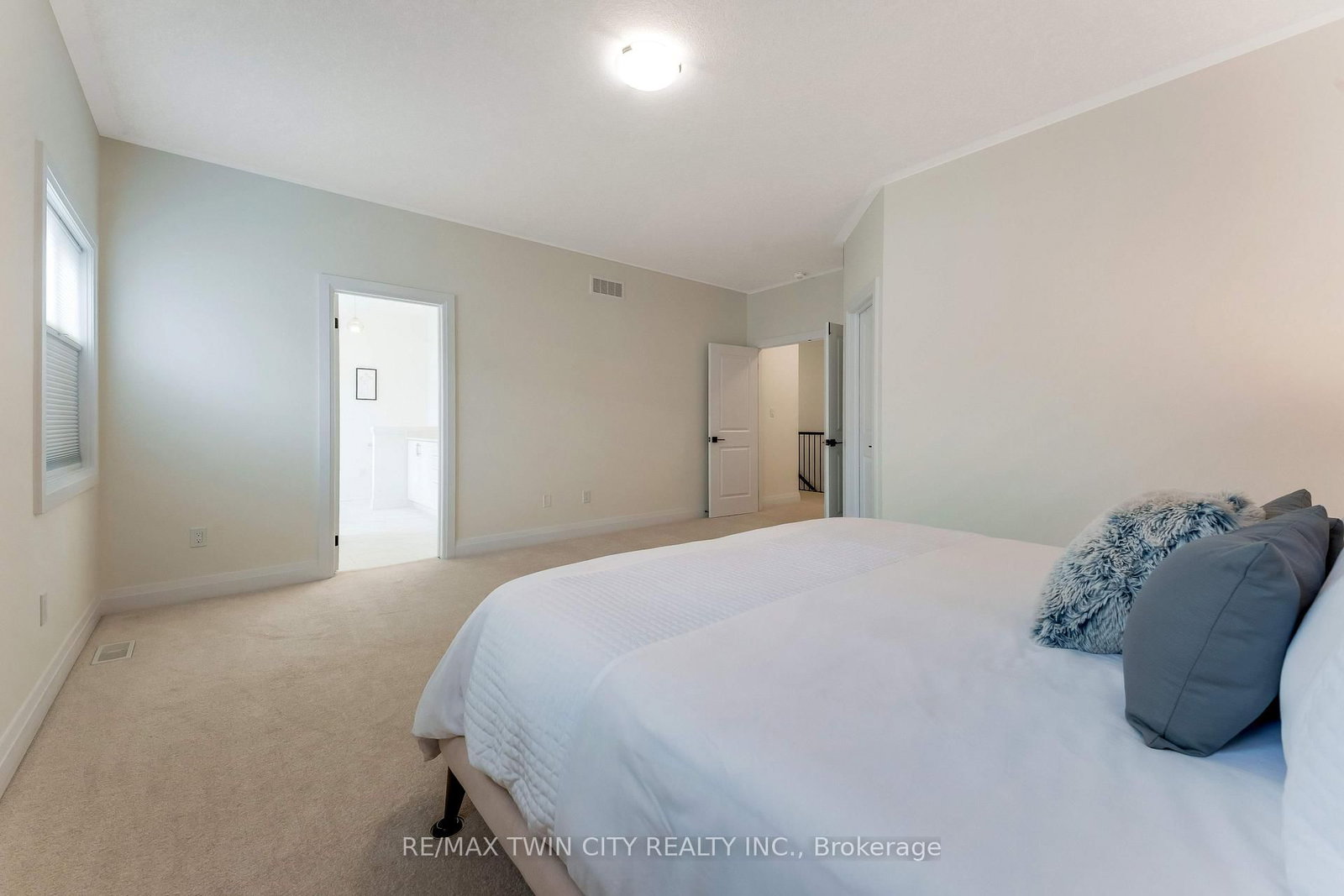 27 Jacob Detweiller Drive • Kitchener, ON photo 33