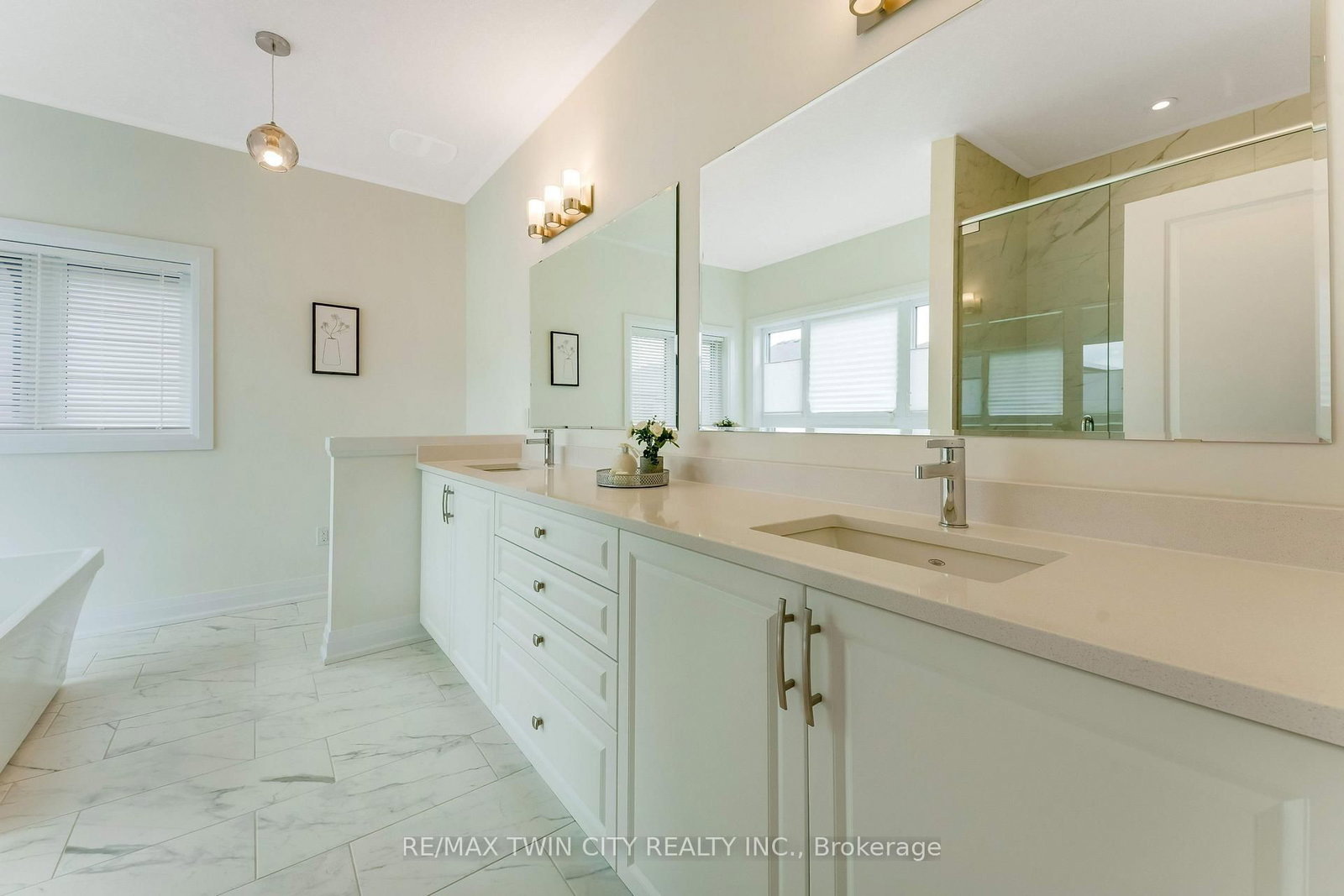27 Jacob Detweiller Drive • Kitchener, ON photo 34