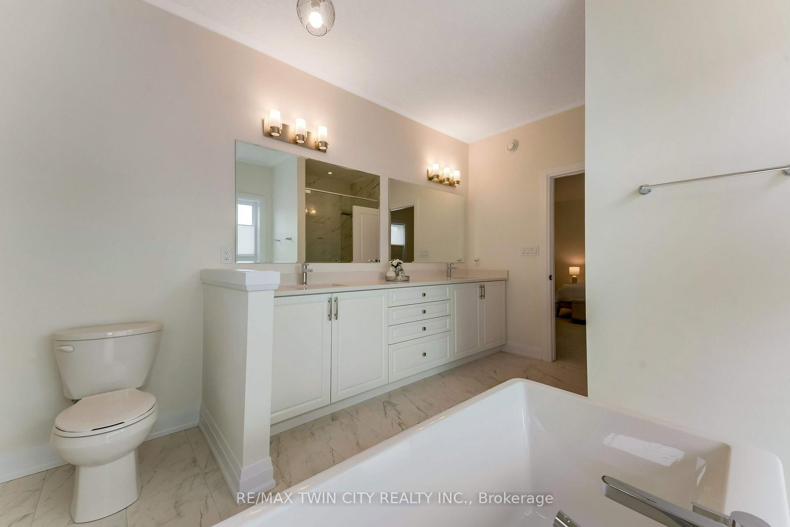27 Jacob Detweiller Drive • Kitchener, ON photo 35