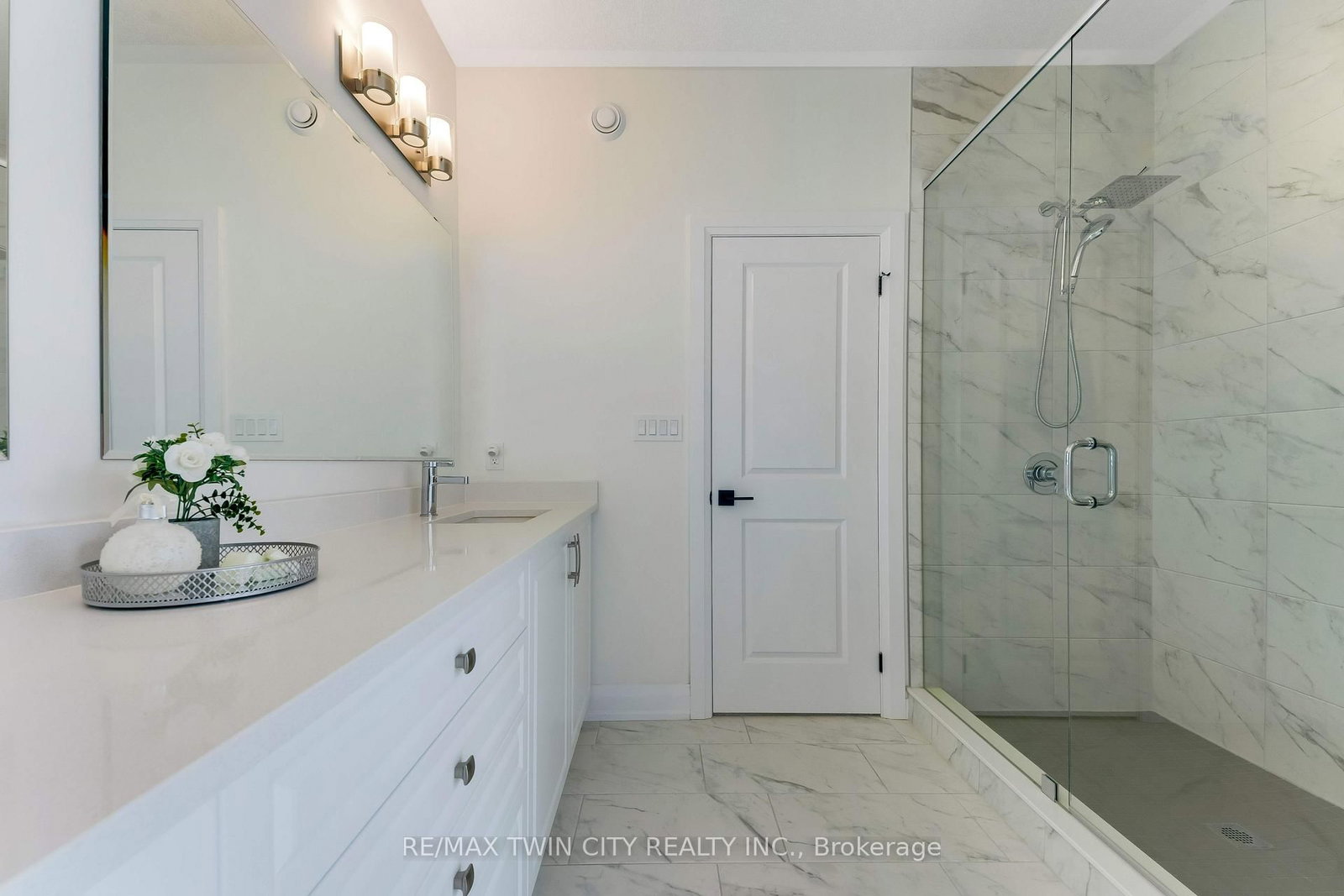 27 Jacob Detweiller Drive • Kitchener, ON photo 36