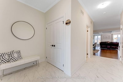 27 Jacob Detweiller Drive • Kitchener, ON photo 4