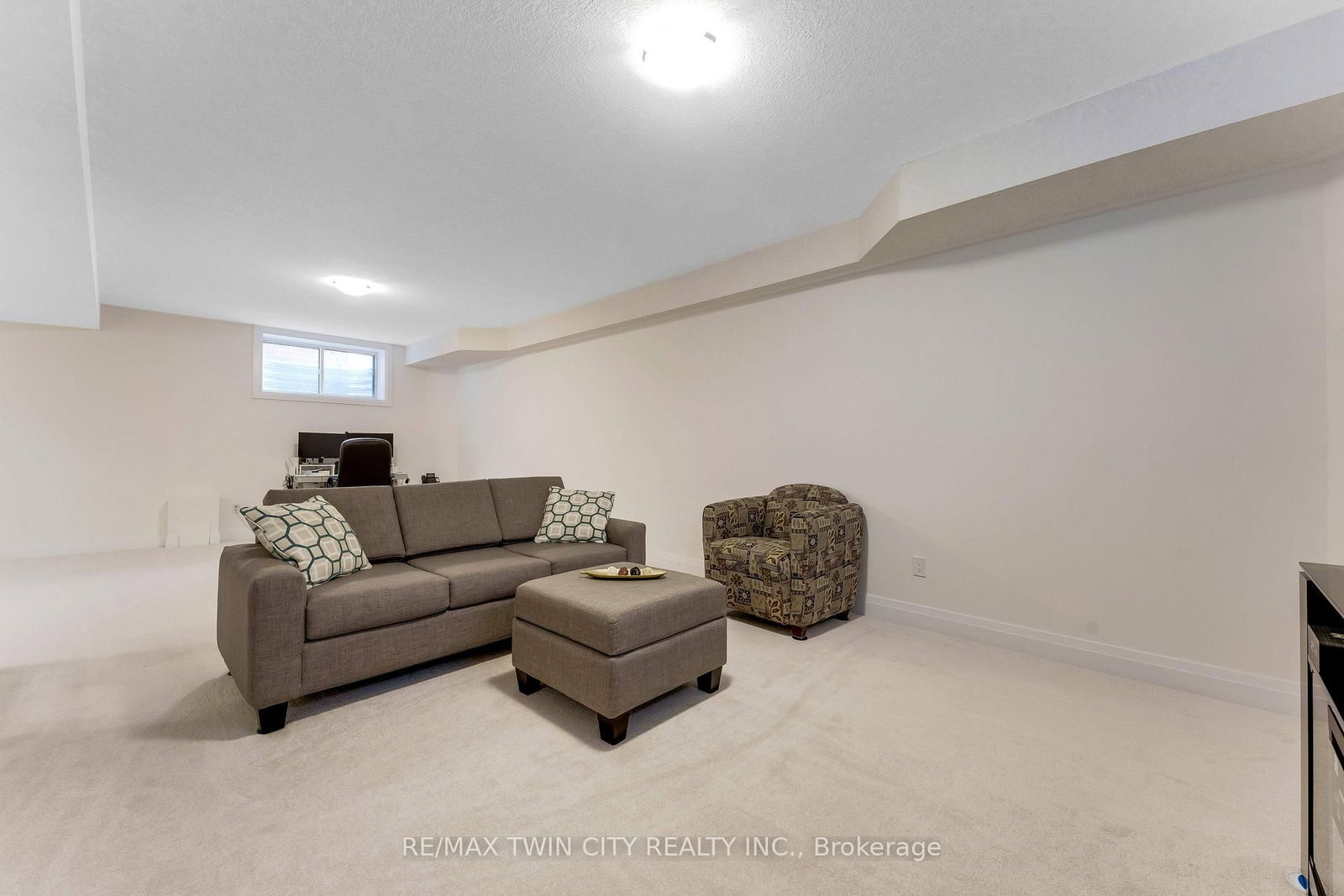 27 Jacob Detweiller Drive • Kitchener, ON photo 40