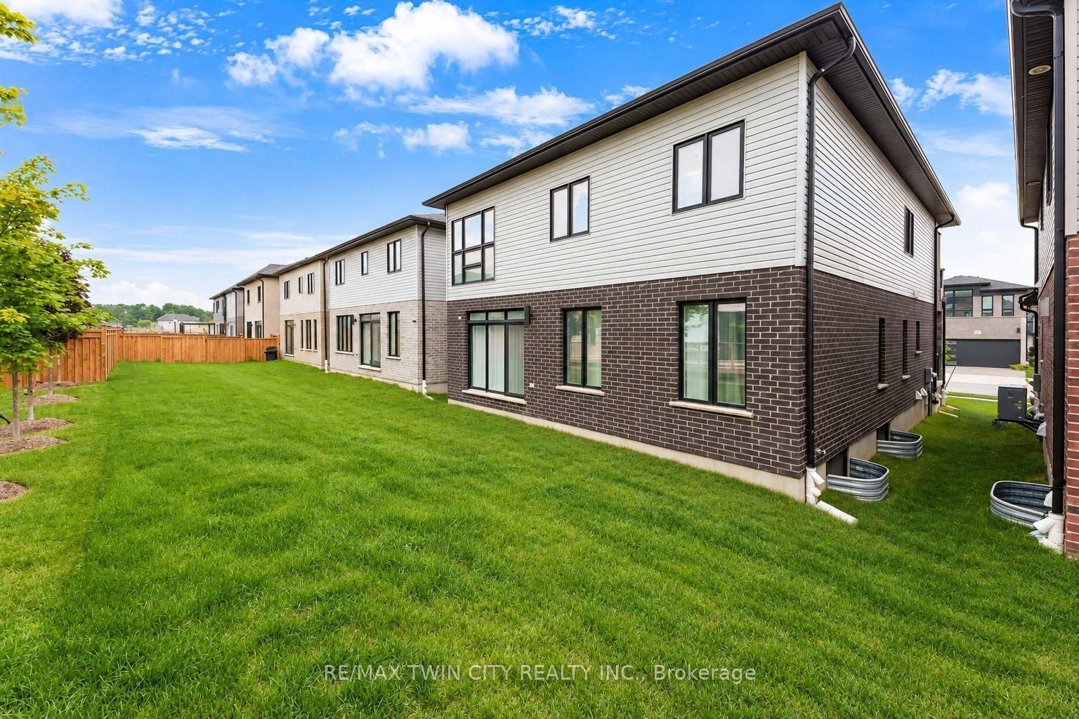 27 Jacob Detweiller Drive • Kitchener, ON photo 43