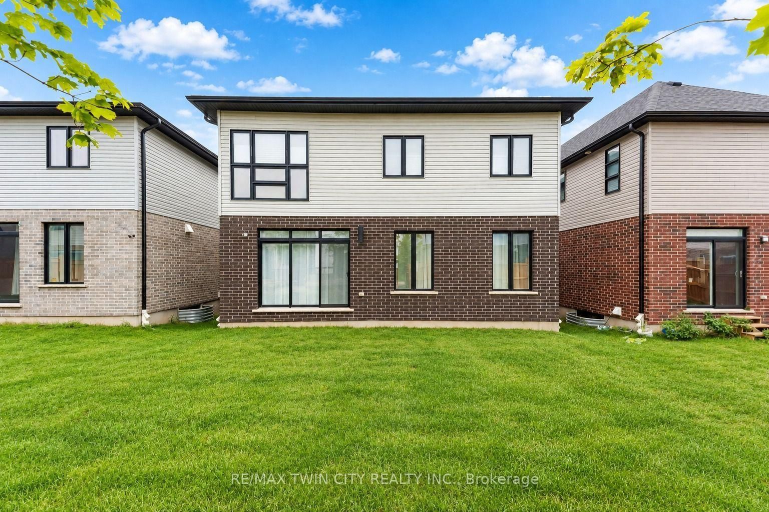 27 Jacob Detweiller Drive • Kitchener, ON photo 44