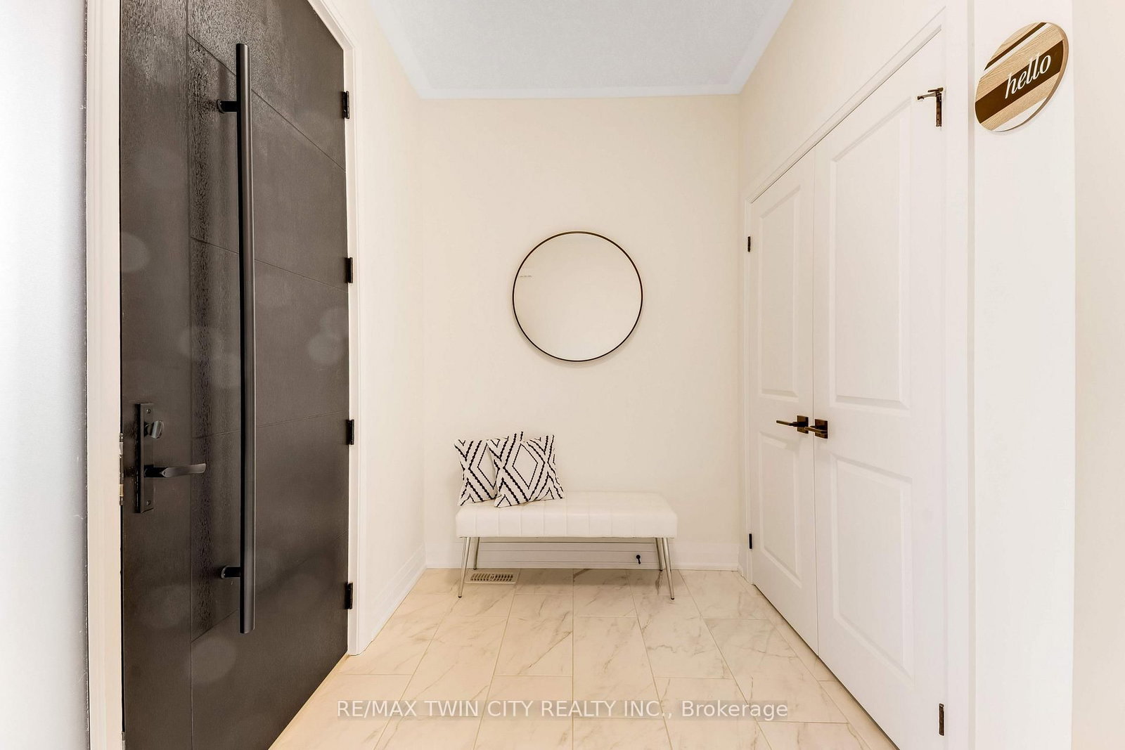 27 Jacob Detweiller Drive • Kitchener, ON photo 5