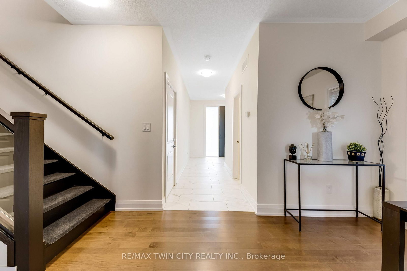 27 Jacob Detweiller Drive • Kitchener, ON photo 6