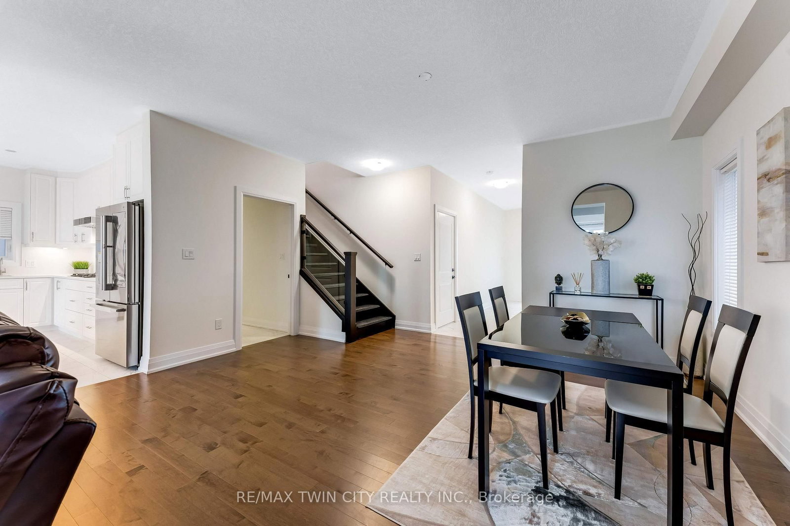 27 Jacob Detweiller Drive • Kitchener, ON photo 9