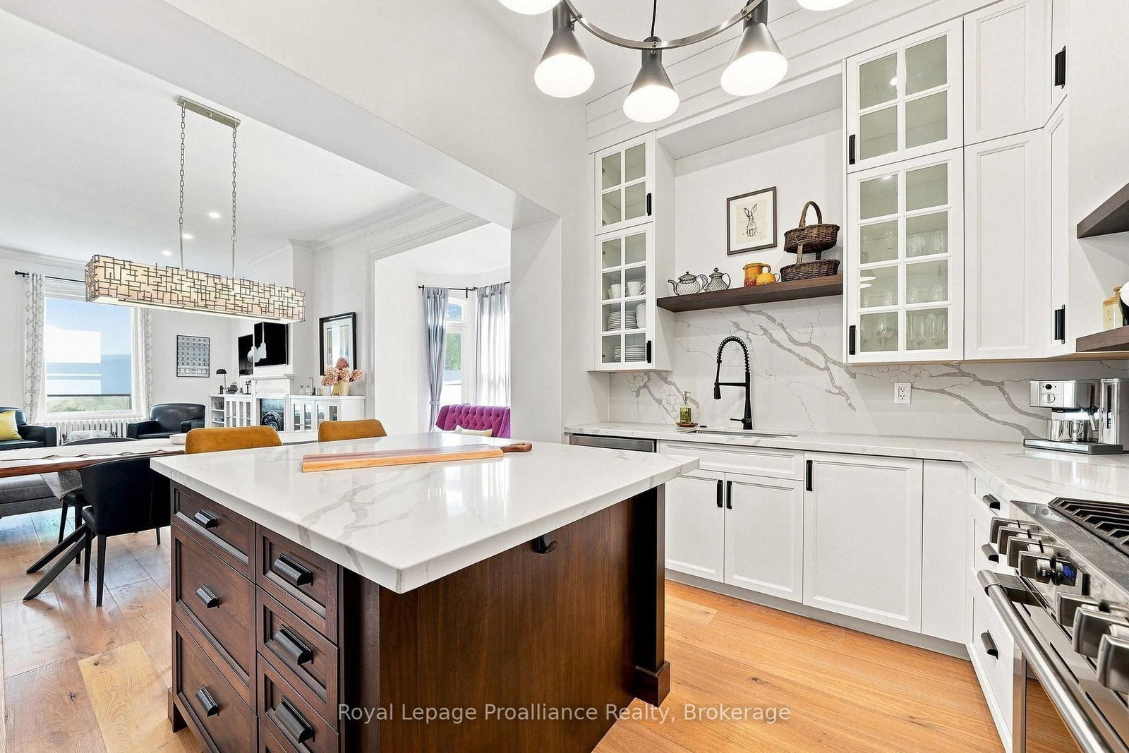 220 Charles Street • Belleville, ON photo 13