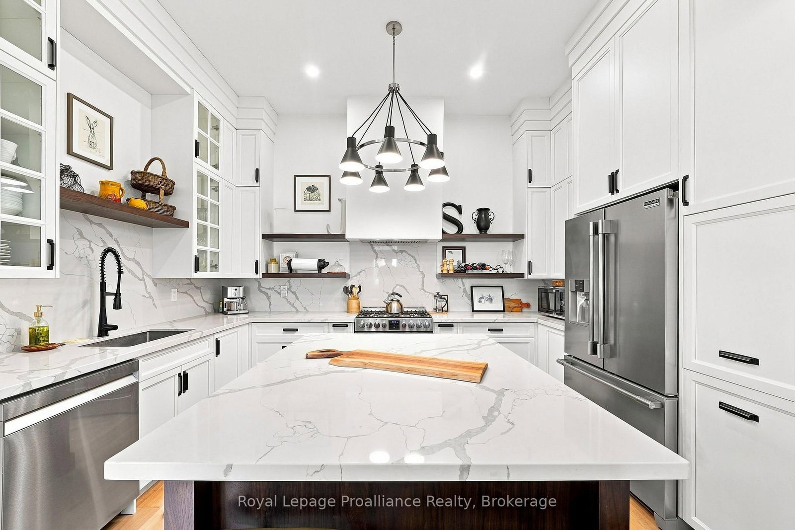 220 Charles Street • Belleville, ON photo 14