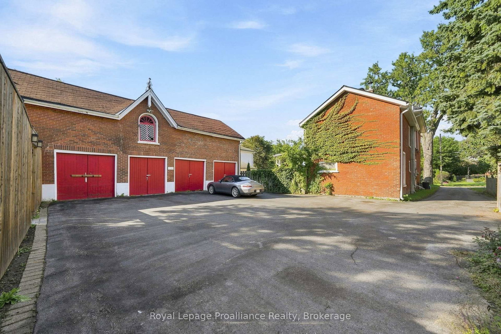 220 Charles Street • Belleville, ON photo 6