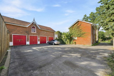 220 Charles Street • Belleville, ON photo 6