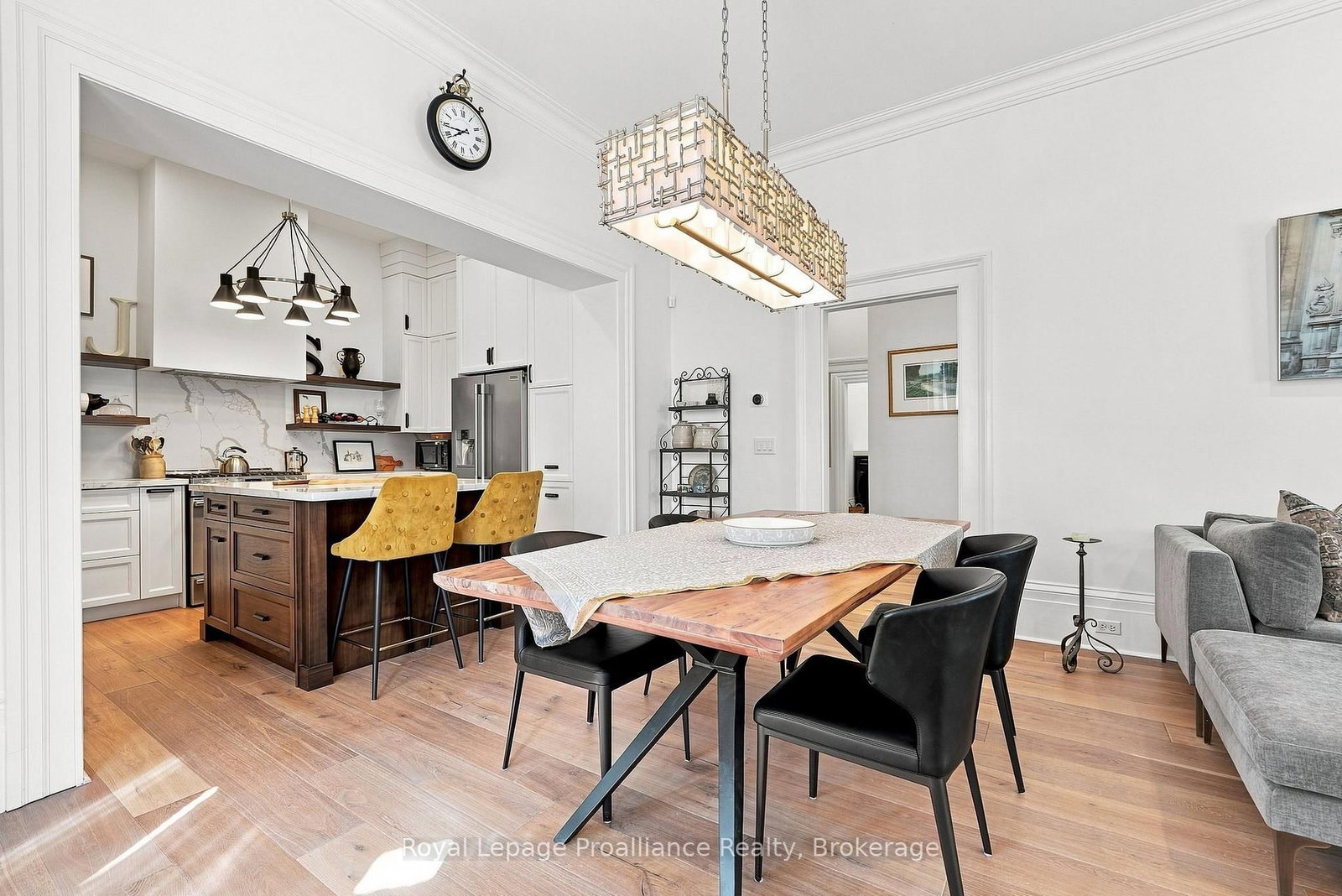 220 Charles Street • Belleville, ON photo 8