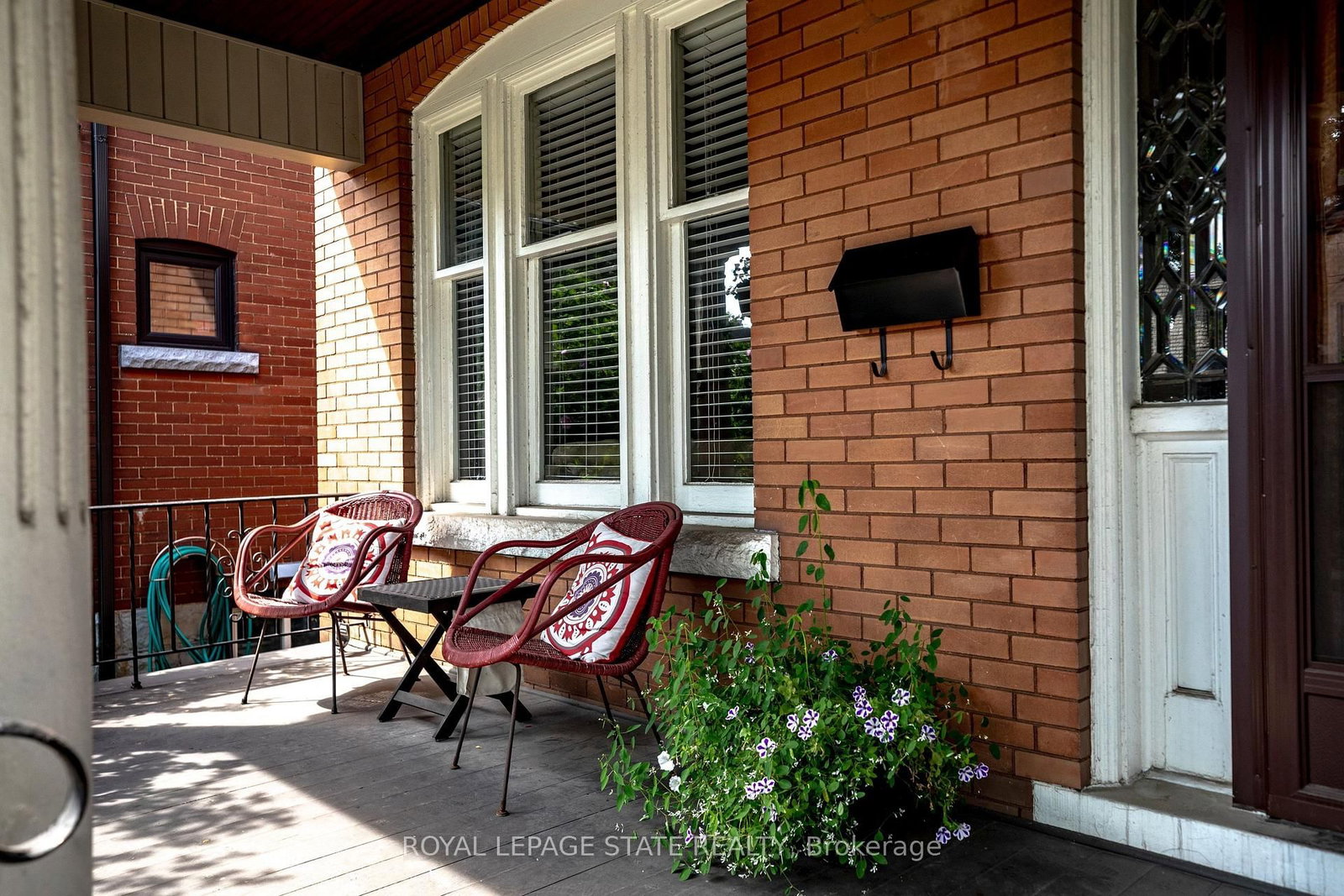 24 Fairleigh Crescent • Hamilton, ON photo 4