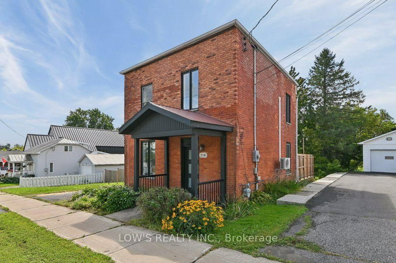 218 Main Street E