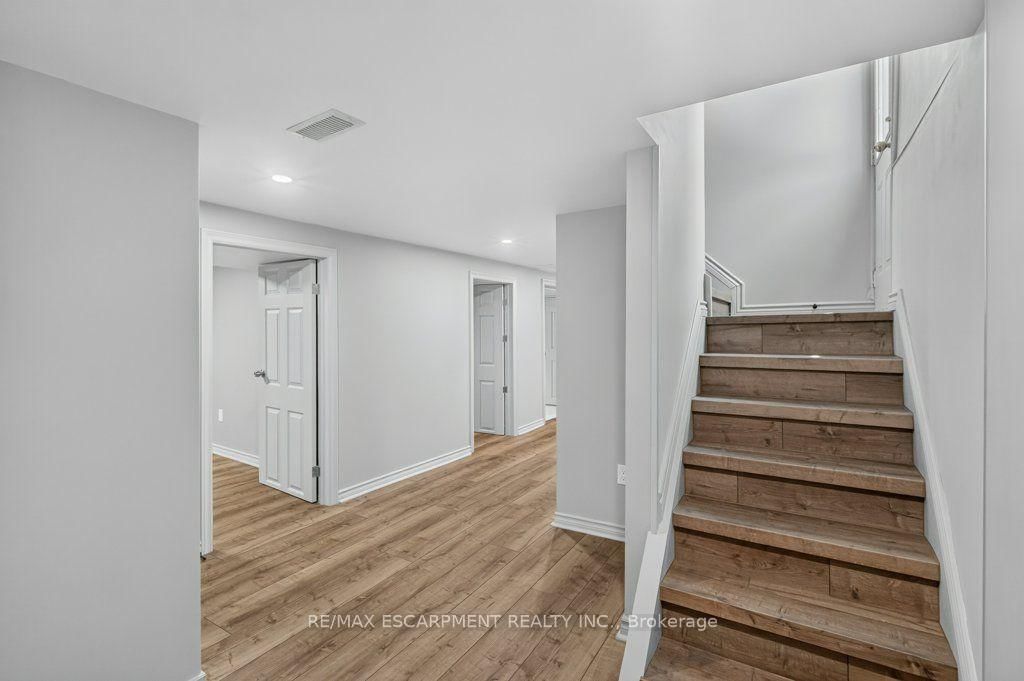 220 EAST 13TH Street • Hamilton, ON photo 25