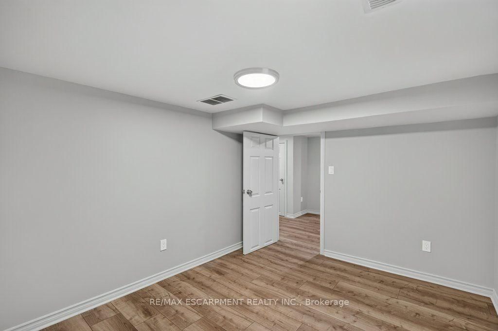 220 EAST 13TH Street • Hamilton, ON photo 31