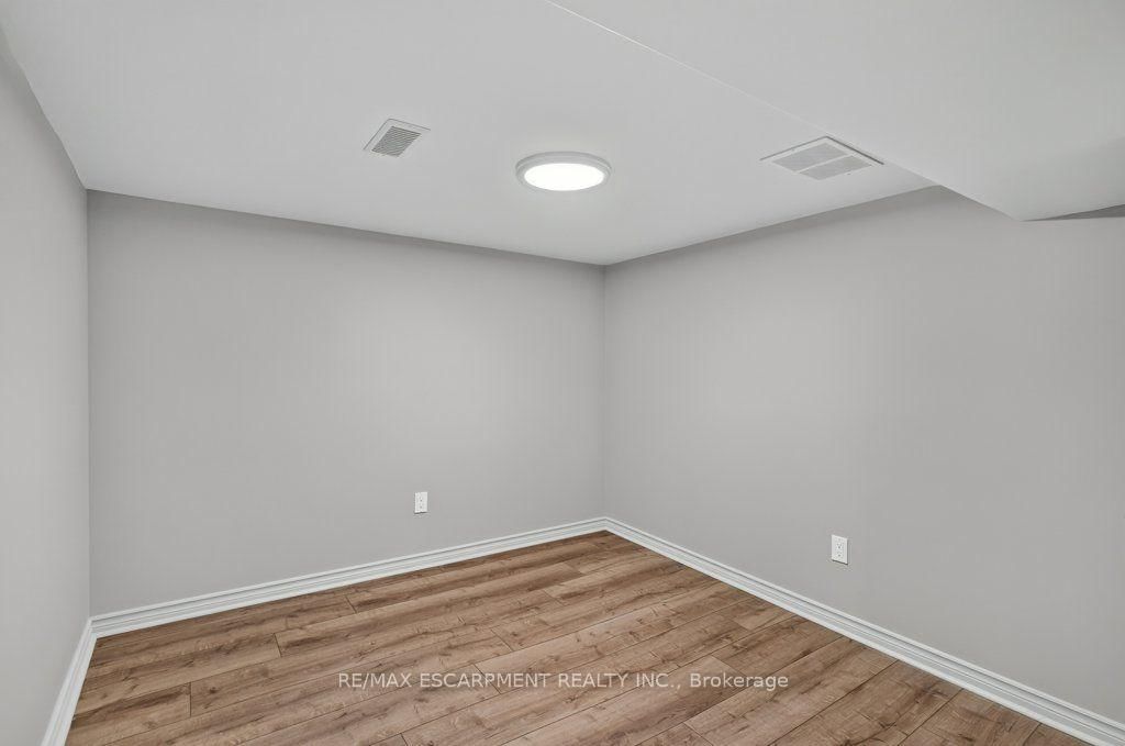 220 EAST 13TH Street • Hamilton, ON photo 33