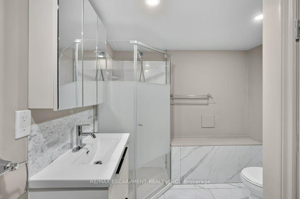 220 EAST 13TH Street • Hamilton, ON photo 34